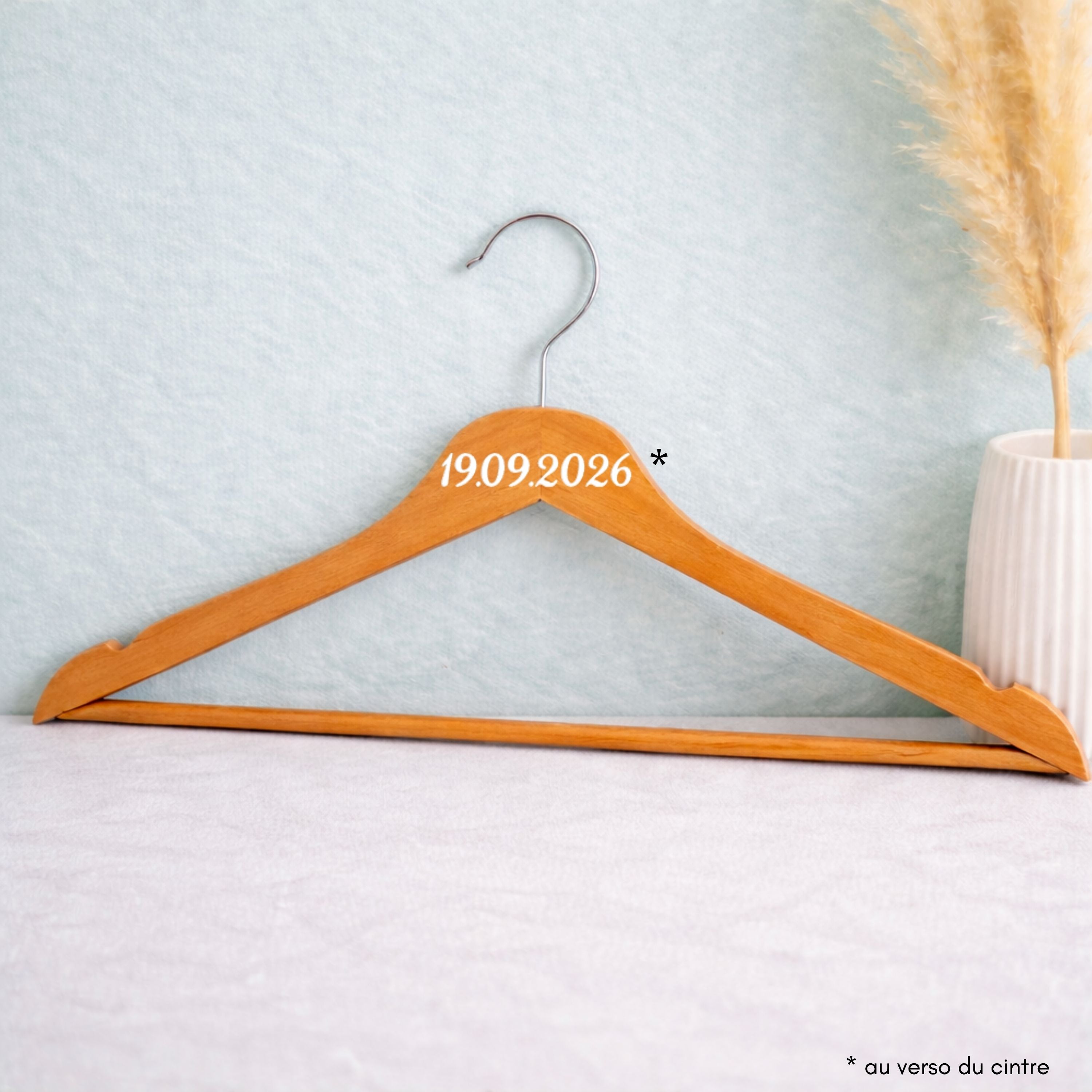 Cintre mariage personnalisé avec prénom et date